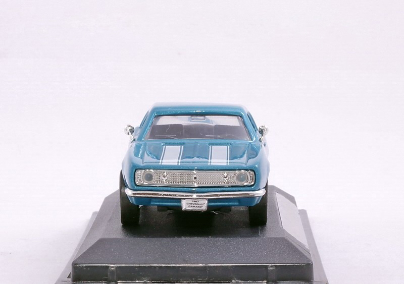 Коллекционная модель автомобиля 1967 года - Шевроле Camaro Z-28, 1/43